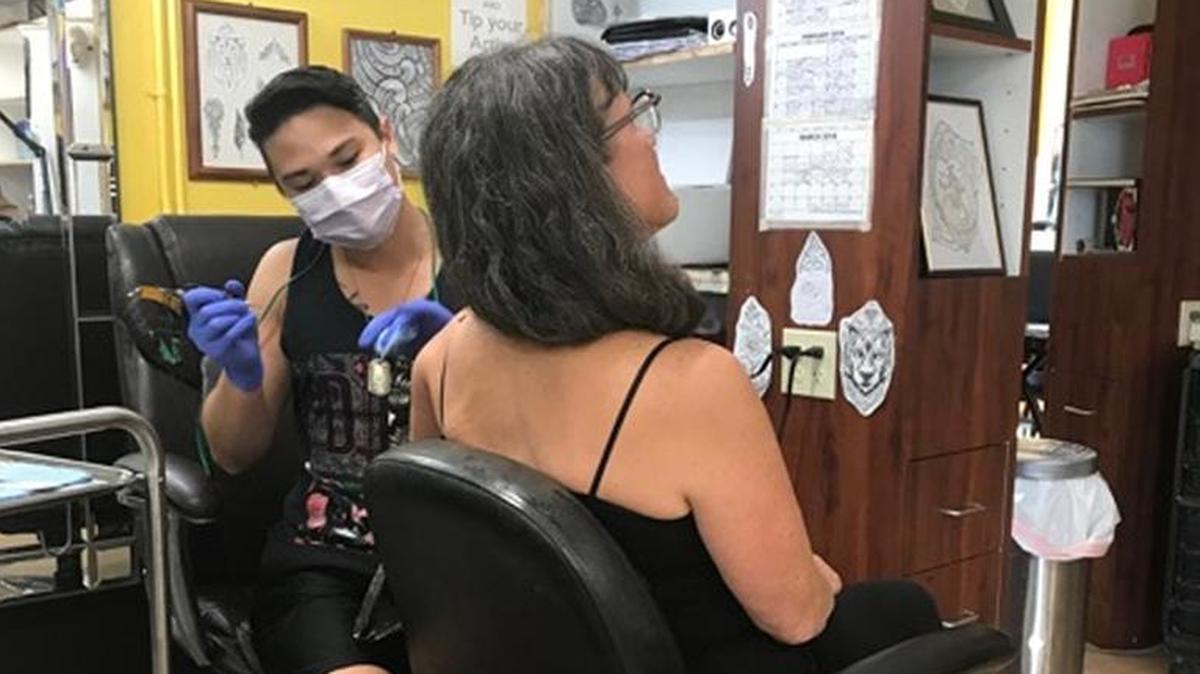 Getting a tattoo felt “kind of like a bumblebee repeatedly stinging you or a tiger kitten with needle teeth not letting go of you for an hour or so.”