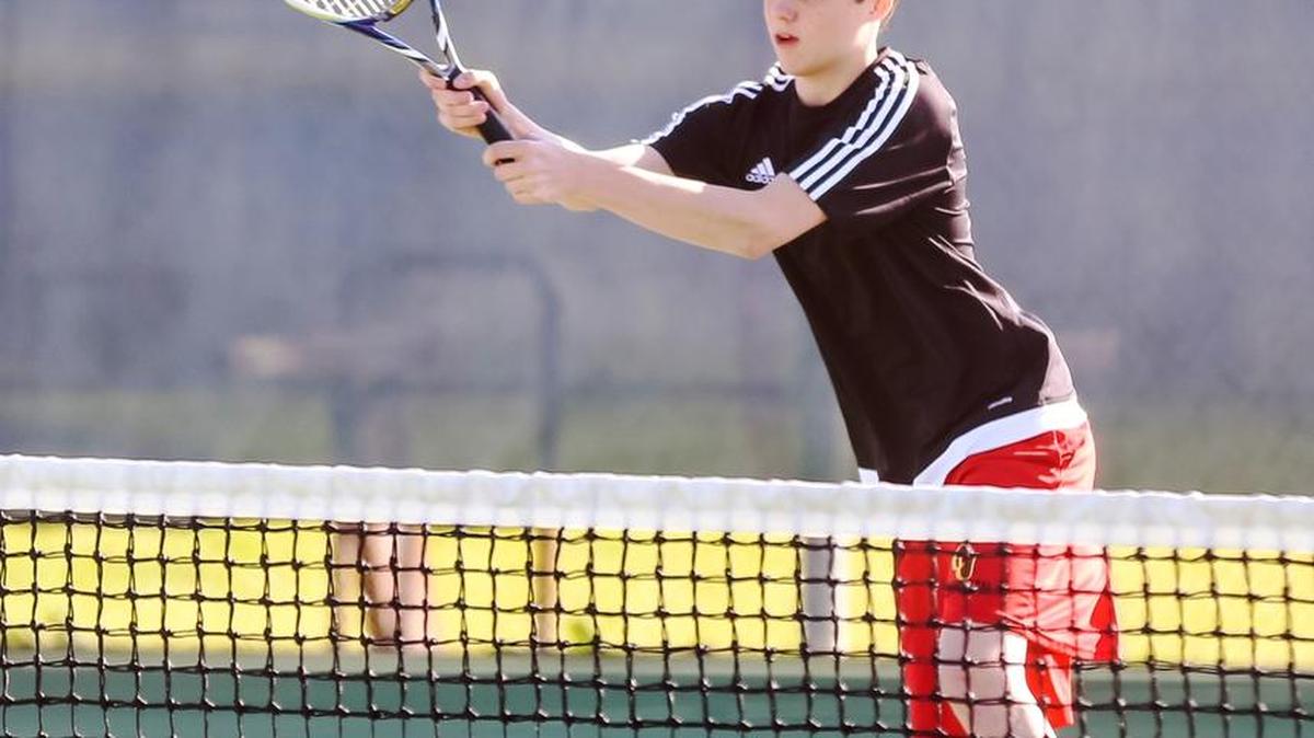 Eric Hollingsead connects at the net for Coast Union against Paso Robles.