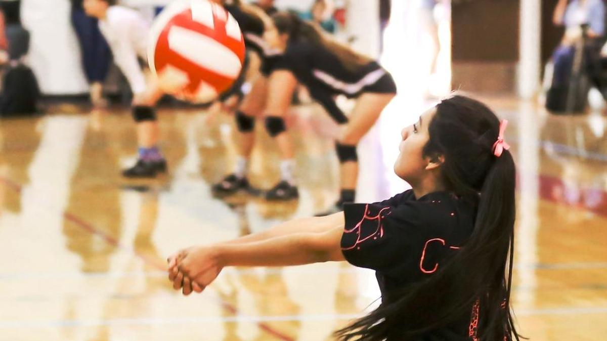 Haley Zinn had 12 aces and four kills in Coast Union’s opening Coast Valley League match Sept. 22, a 25-8, 25-4, 25-8 win over Maricopa. Here Zinn keeps the ball alive against Reedley earlier this season.