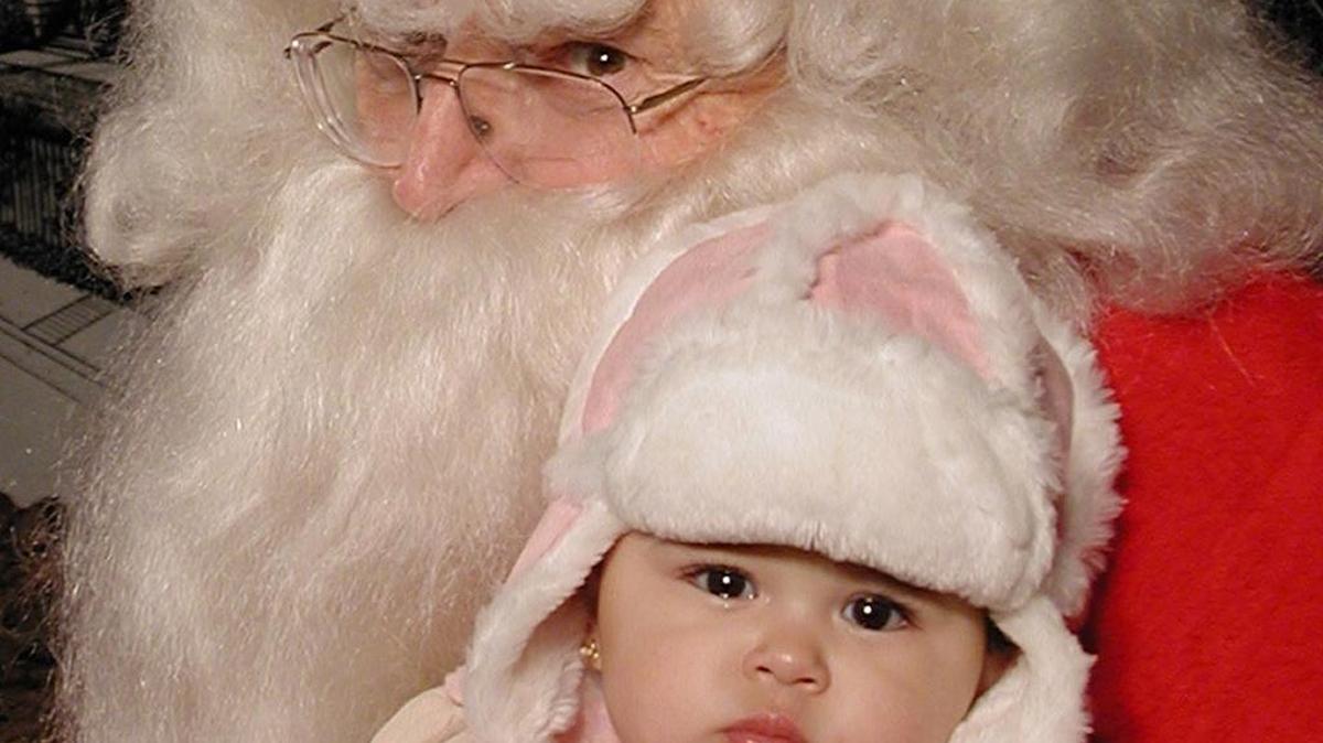 A Cambria “Santa II” looks after a particularly young Christmas kid.