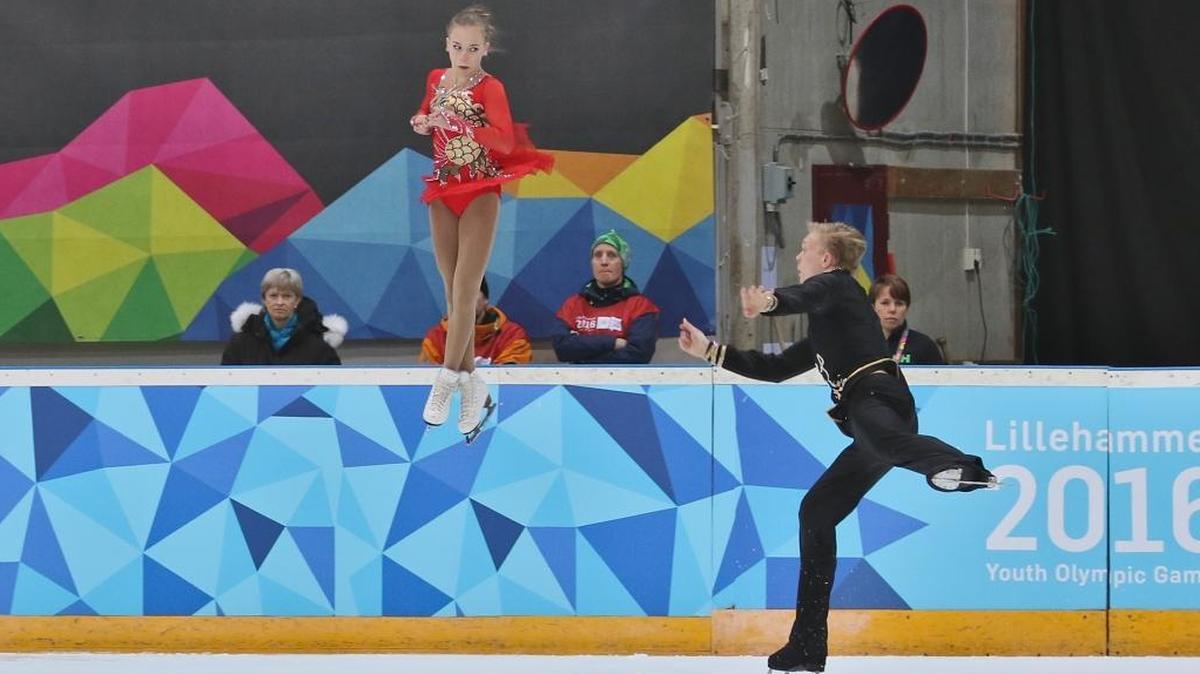 Ekaterina Borisova and Dmitry Sopot compete in the pairs figure skating short program in Lillehammer in 2016.
