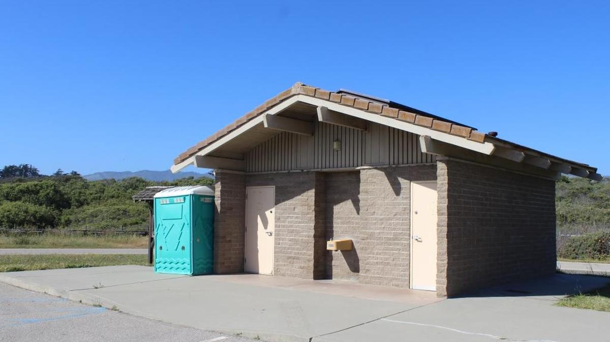 Restrooms at Washburn Day Use Area off Highway 1 near San Simeon are functional and flushing again.