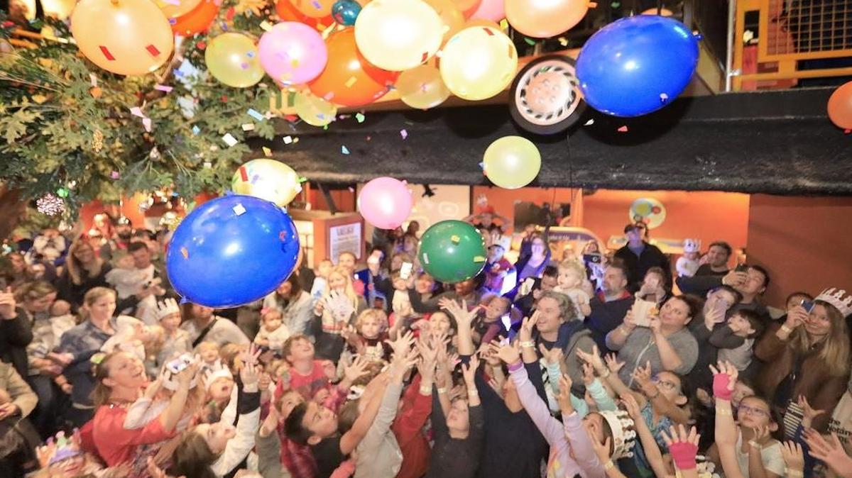 The San Luis Obispo Children’s Museum held its 9th annual Noon Year’s Eve Celebration on Saturday. Children of all ages made crowns, shook noisemakers and enjoyed a toast of apple juice. Parents and kids waited in anticipation, counting down from 10, for a huge pile of balloons to drop onto their heads.