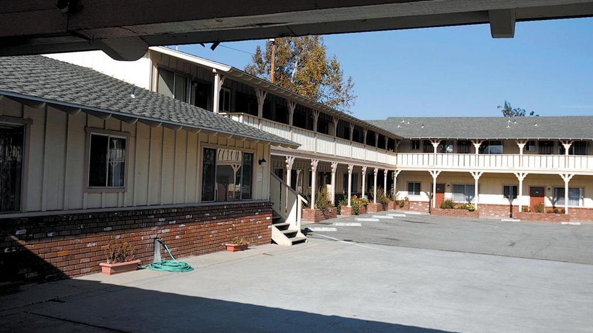 The Rancho Tee Motel in Atascadero recently changed its name to Vino Inn and Suites. It removed the old golf ball sign as part of the conversion.