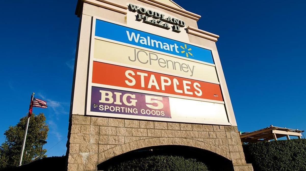 Wal-Mart opened its store in Paso Robles in 1994 as part of the Woodland Plaza II shopping center on Niblick Road.