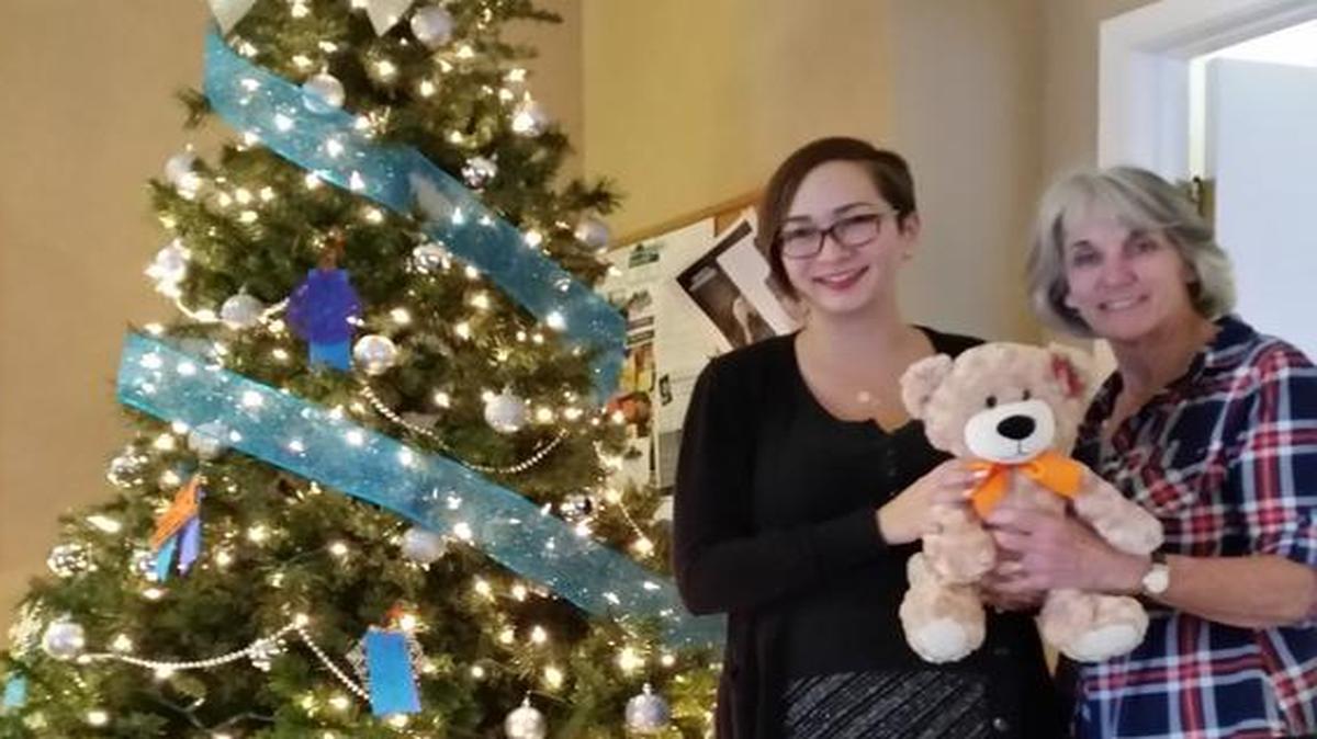 Chapters Epsilon Delta and Alpha Mu of Delta Kappa International recently collected and donated stocking stuffers and $100 to RISE to help spread holiday cheer to its clients and loved ones. Pictured from left are Mariko Kriege, executive assistant of RISE, and Suzy Reynolds, first vice president of Alpha Mu.