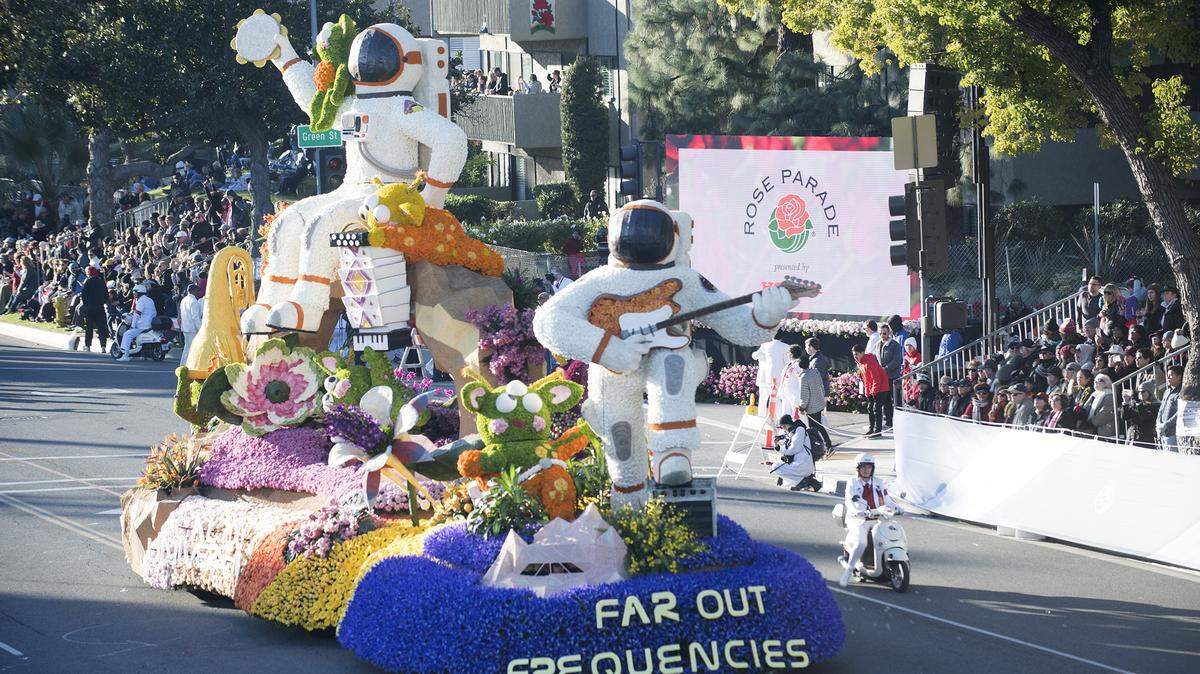 19Rose Parade float2-The Cal Poly Universities Rose Parade entry, Far Out Frequencies, makes its way along the parade route in Pasadena January 1, 2019.