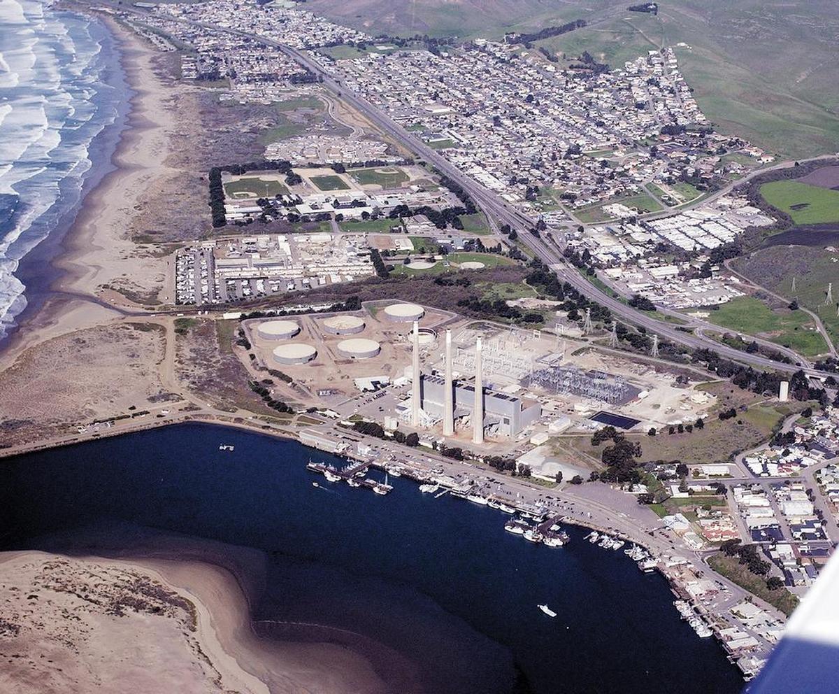An aerial view of Morro Bay from 2003.