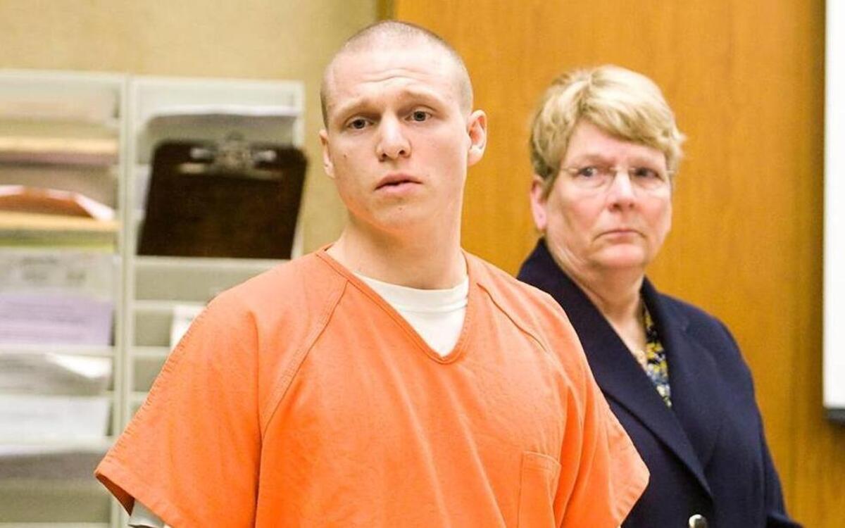 Cody Lane Miller, with his lawyer, Gael Mueller, addresses the family of Dystiny Myers after pleading guilty to first-degree murder in 2013 in San Luis Obispo Superior Court.