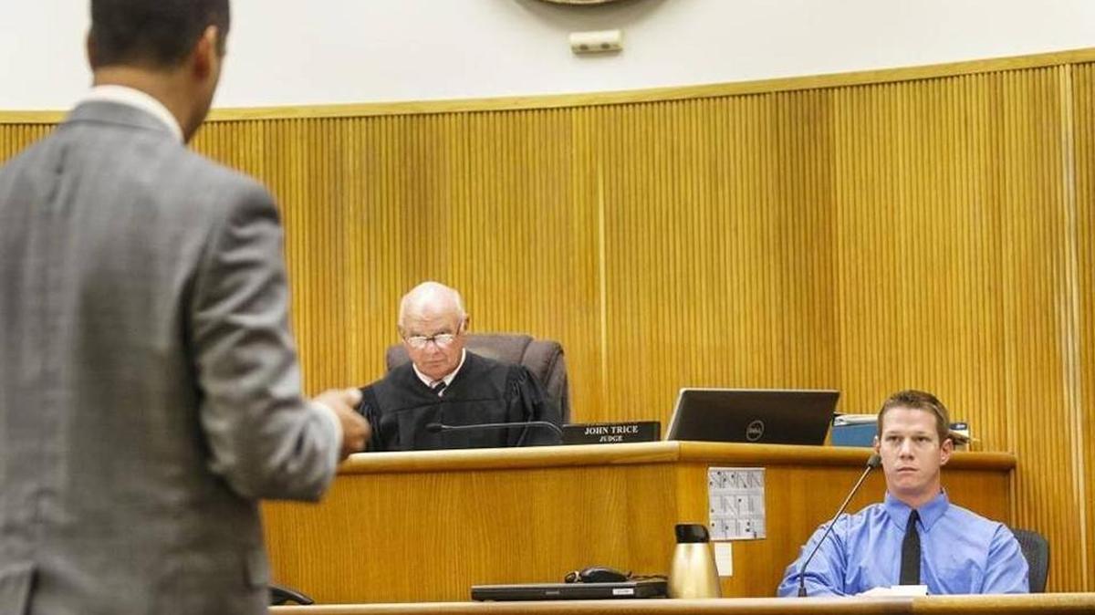 Paso Robles resident Rian Mabus, right, answers questions on the stand from his then-defense attorney Matthew Guerrero, left, as now-retired Superior Court Judge John Trice looks on during Mabus’ first trial in July 2016.