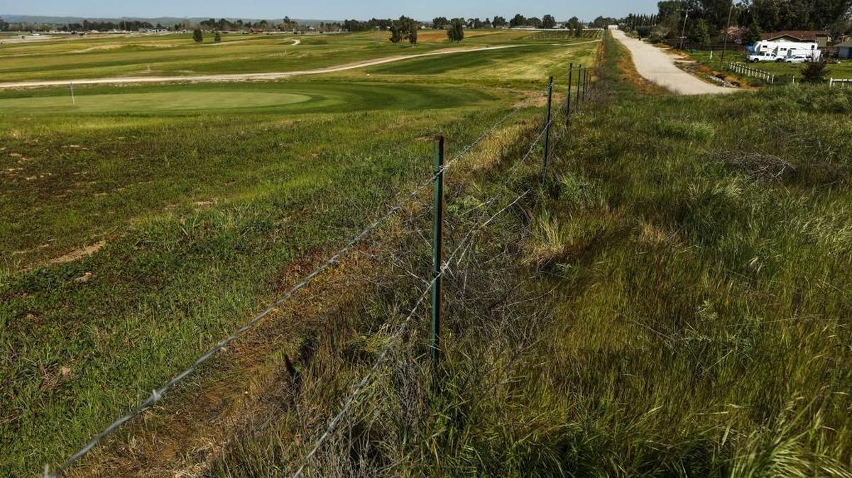 Paso Robles developer Tom Erskine has proposed a 290-space RV resort on the Links Golf Course, seen here on the left from Beacon Road in Paso Robles.