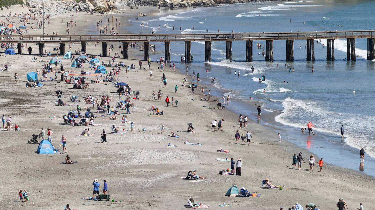 Avila Beach was crowded with Spring Break visitors enjoying a sun-soaked afternoon on April 2, 2024.