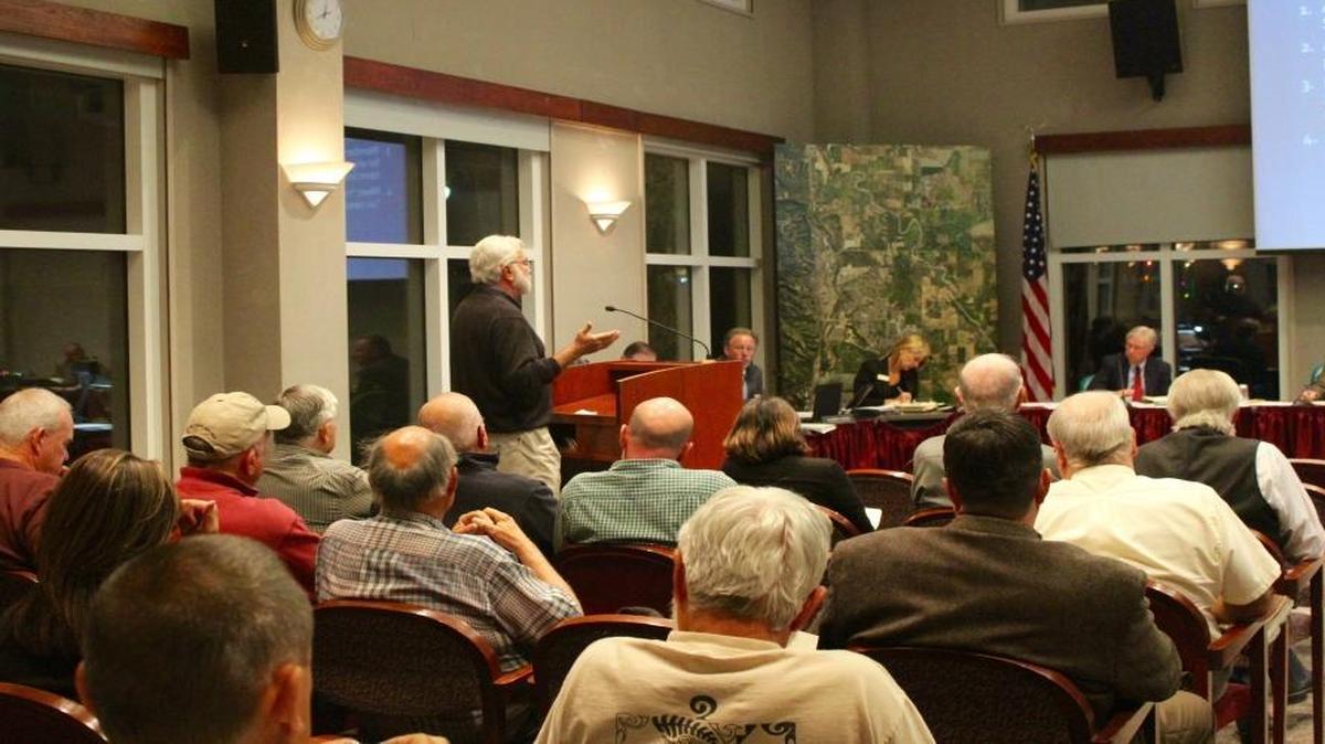 Elliot Cannon speaks before the Paso Robles City Council about a planned Airport Commission. Cannon owns aircraft and rents a hangar at the airport.