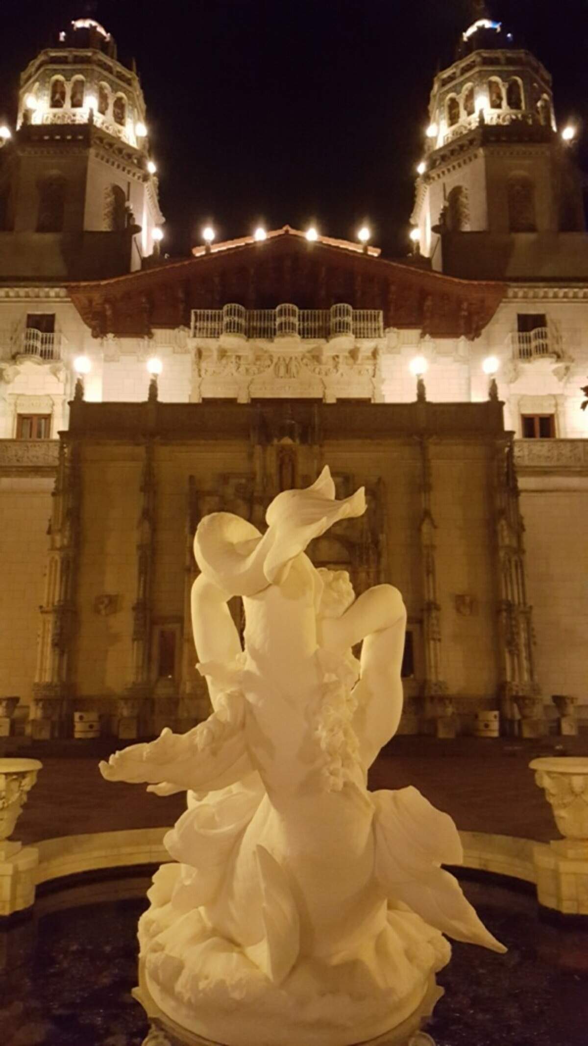 Hearst Castle is offering a new “Art Under the Moonlight” tour this fall.