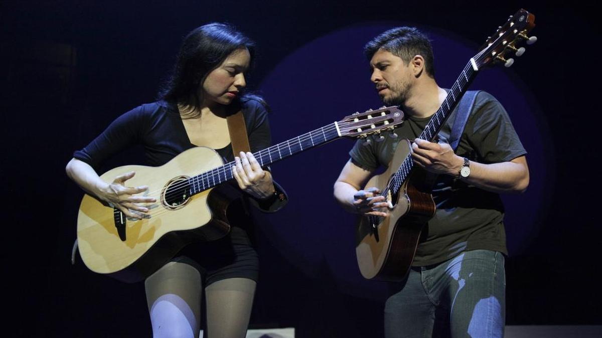 Acoustic guitarists Rodrigo y Gabriela perform Thursday at Vina Robles Amphitheatre in Paso Robles.