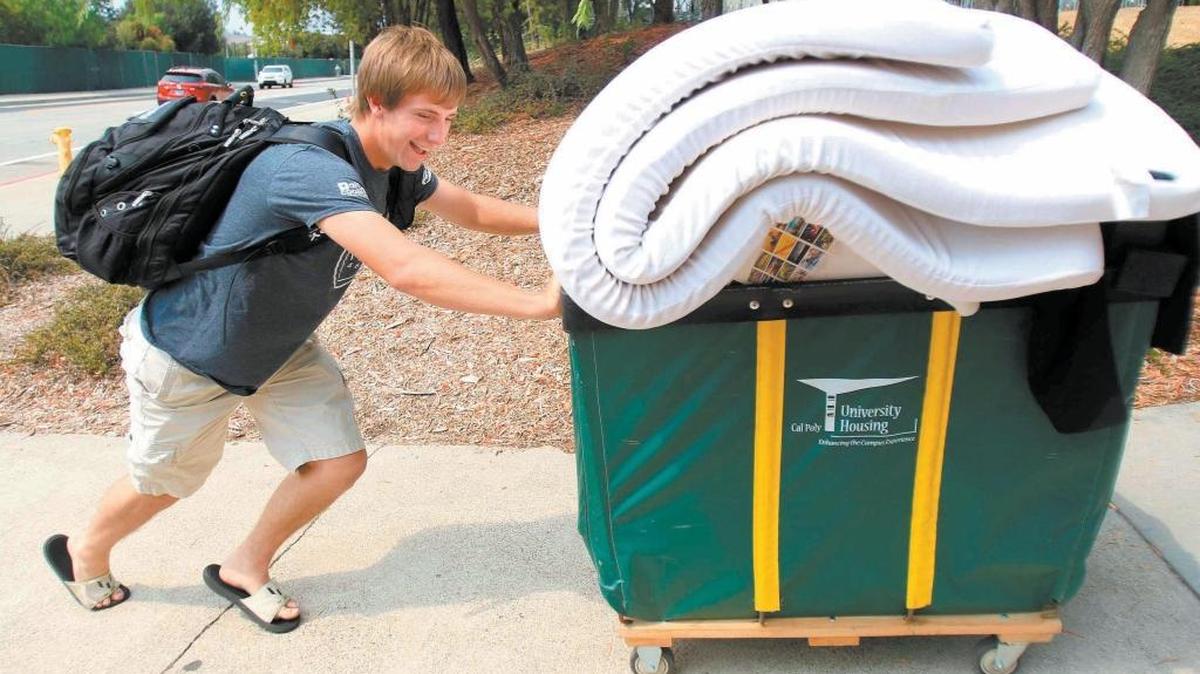 Jonathan Scott, 18, of Idaho moves into the Cal Poly dorms in September 2015.