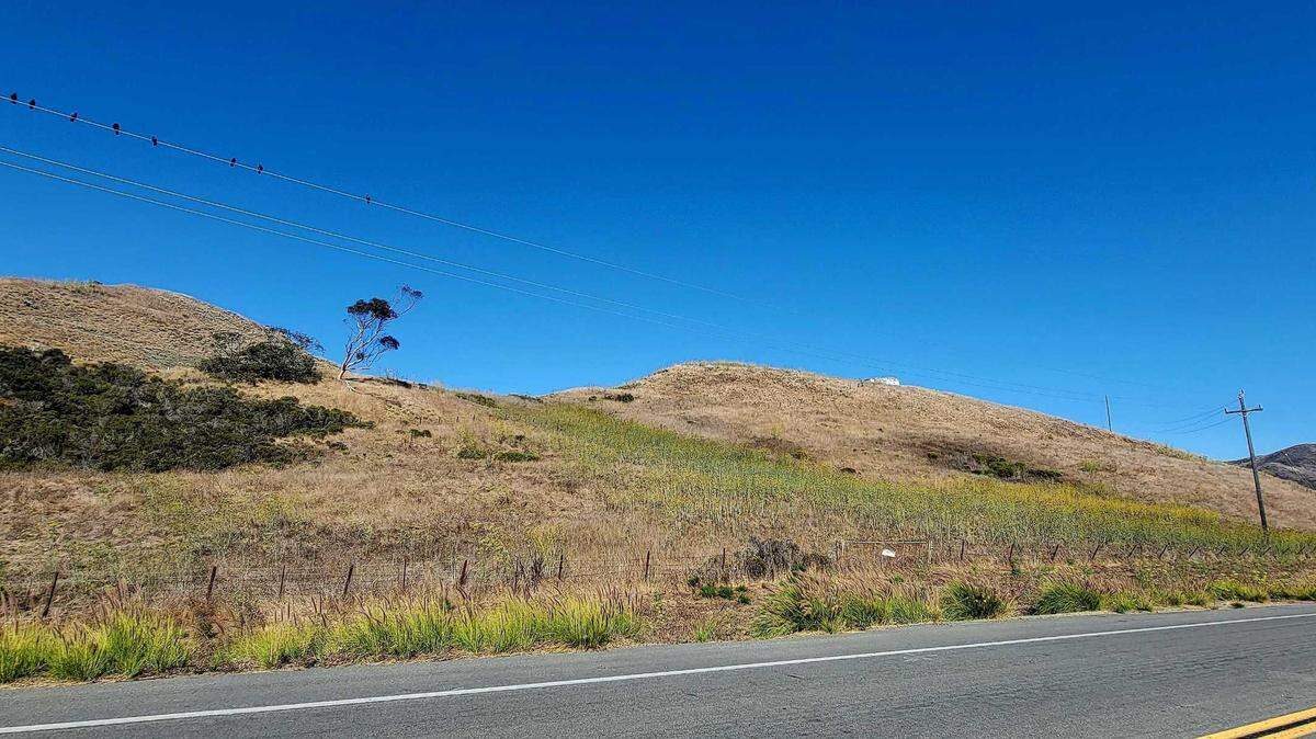 A development proposal calls for building eight homes between Highway 1, North Ocean Avenue and Bella Vista by the Sea mobile home park in Cayucos.