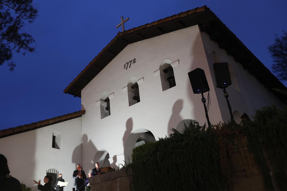 A candlelight memorial was held at Mission Plaza to honor San Luis Obispo police department detective Luca Benedetti who died when shoots were fired during a warrant search.