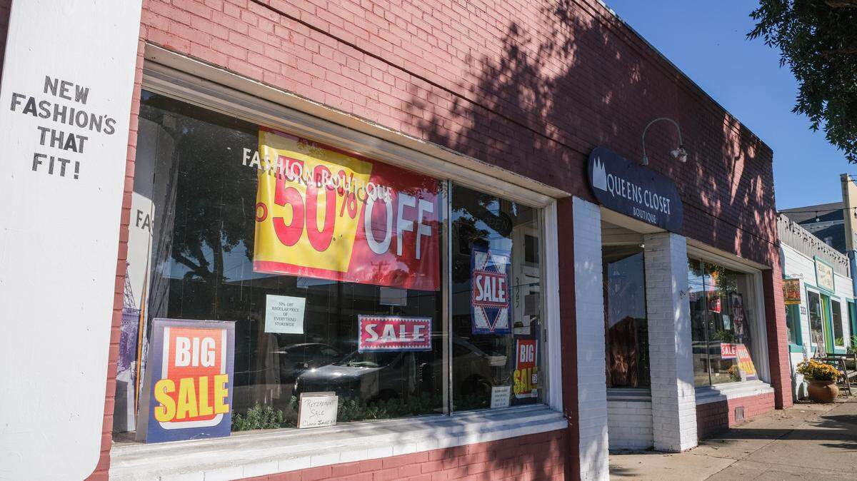 After decades of selling women’s attire in Morro Bay, the owner of the Queen’s Closet will retire Jan. 31, 2024. The business will transform into Mariposa Exchange, specializing in home decor.