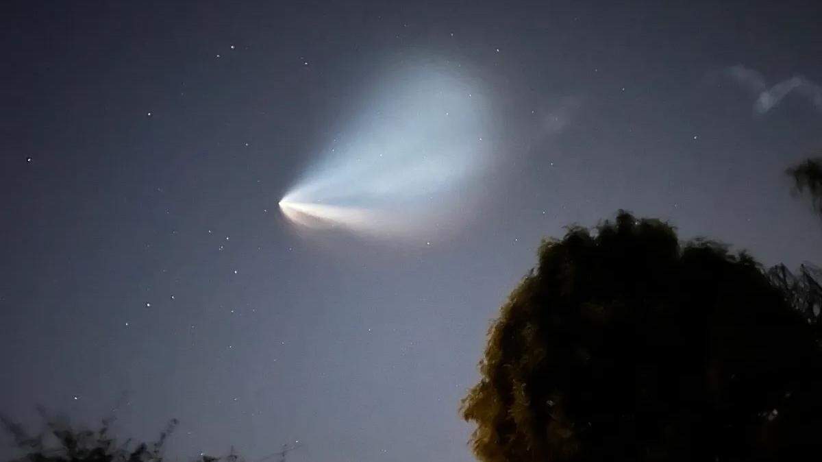 Clear skies meant a SpaceX Falcon rocket’s stage separation could be seen from Goleta en route to delivering 15 Starlink satellites to orbit Wednesday night, July 19, 2023.