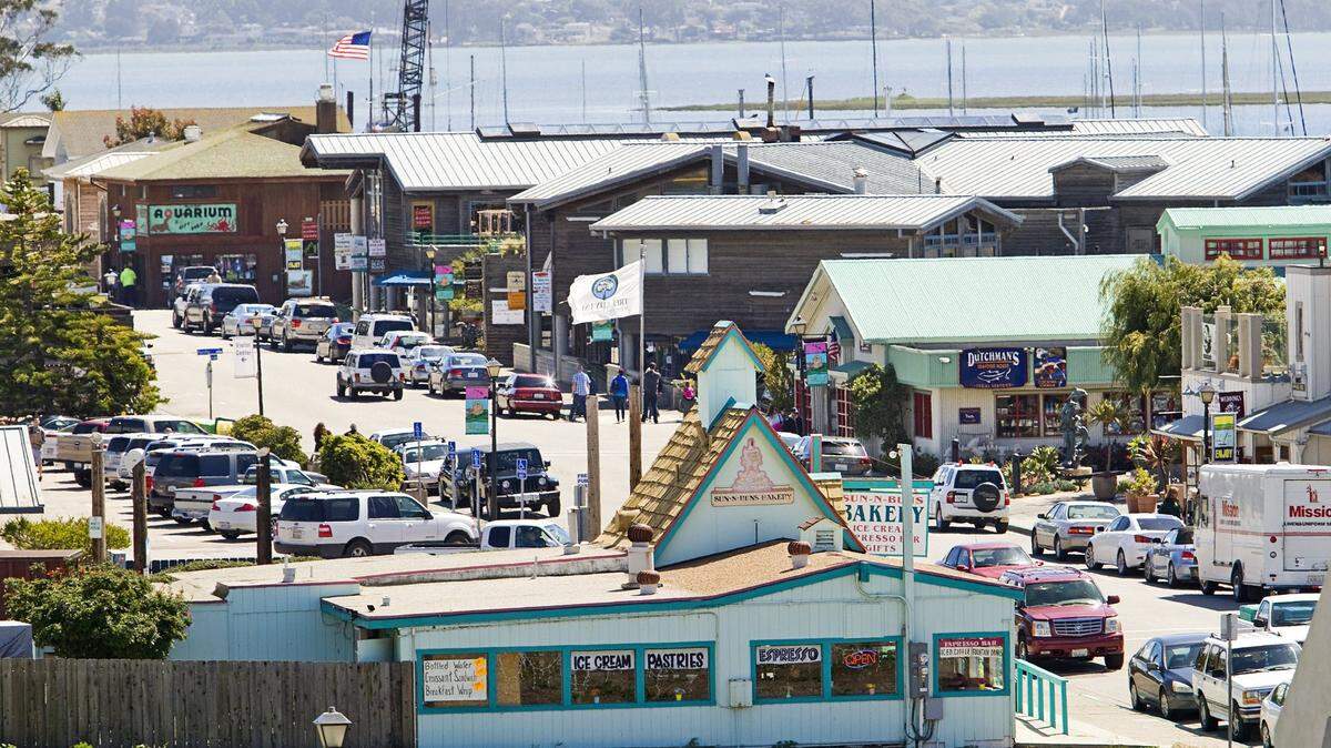 The Morro Bay City Council is moving ahead with a plan to add paid parking to the Embarcadero.