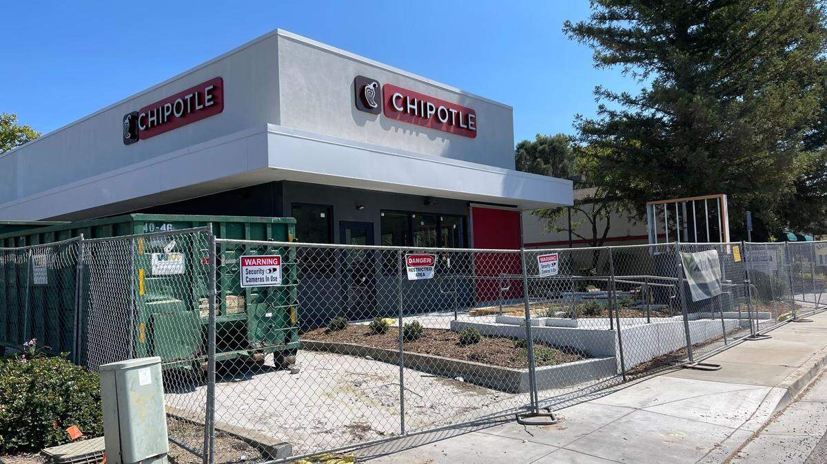 Chipotle is opening a restaurant in Atascadero in October 2023, in the former home of A&W at 6435 Morro Road.