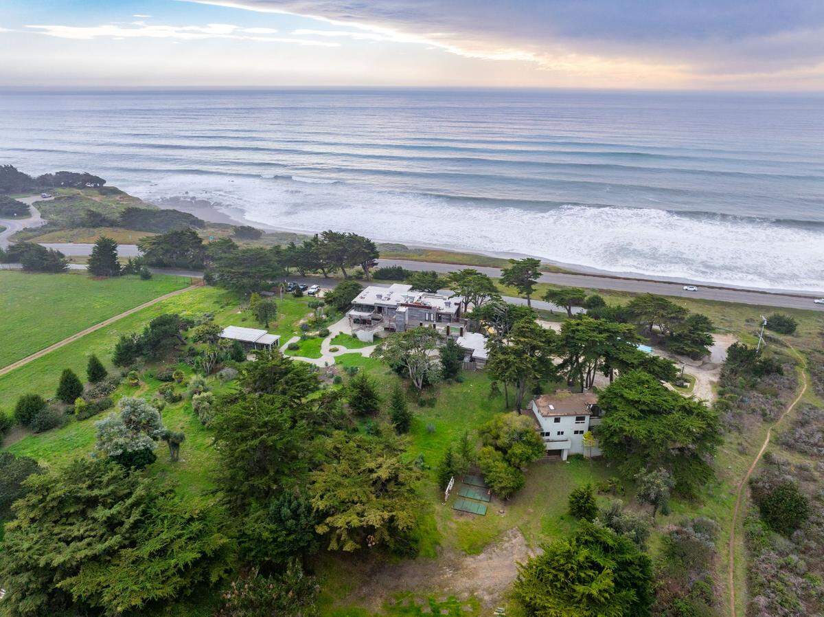 A drone’s eye view shows the Daou Ocean property right off Highway 1 in Cambria. The 3-acre parcel was listed for sale for $5.5 million in late April 2025.