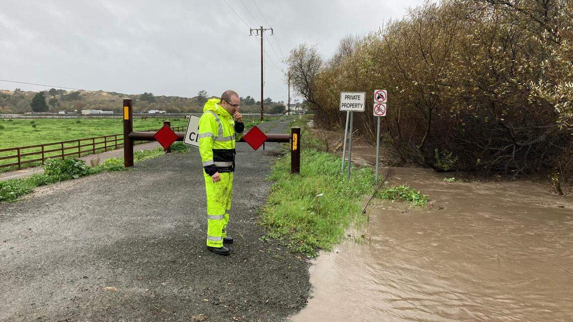 Residents near Arroyo Grande Creek ordered to evacuate as floodwaters top levee