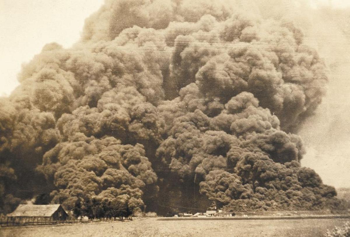 Union Oil Tank Farm in San Luis Obispo erupted in flame after a lightning strike on April 7, 1926. The oil company also suffered a similar loss a day later in Brea, Orange county.