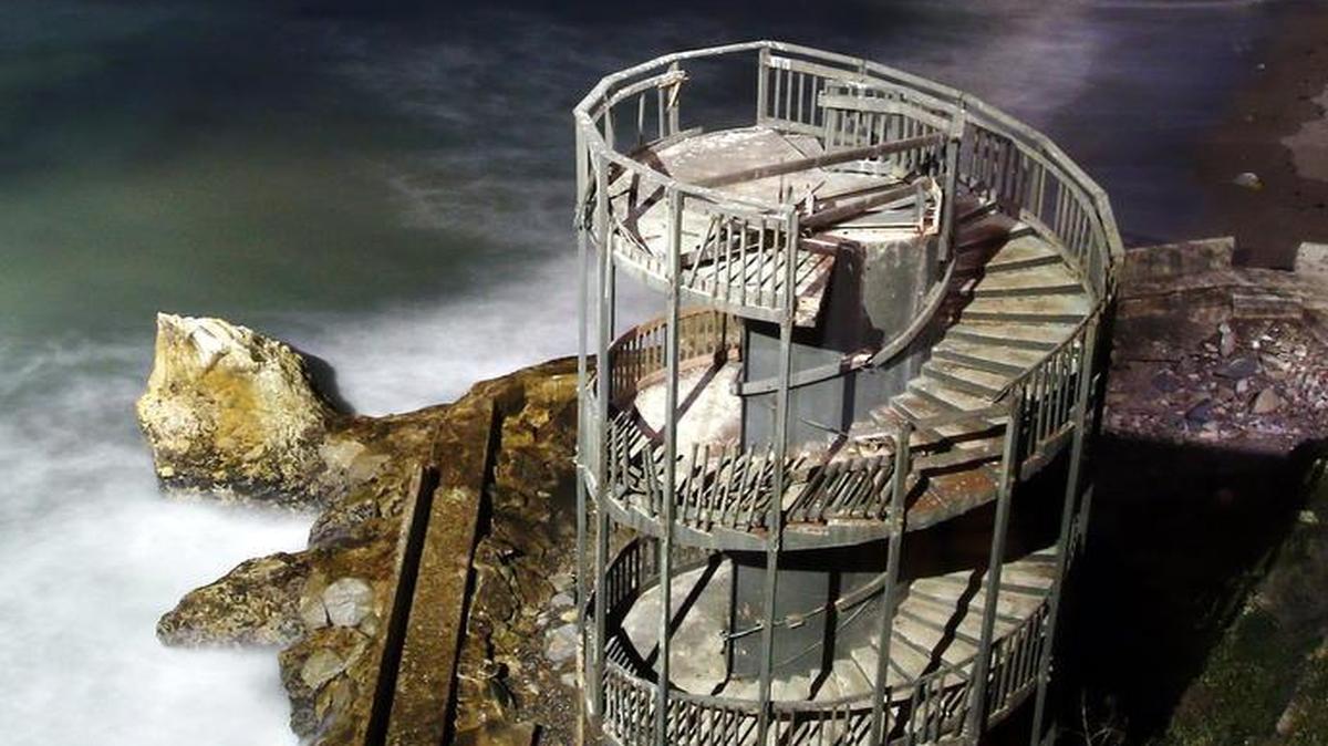 The stairway at Ventana Grill in Pismo Beach in March 2015 before demolition.