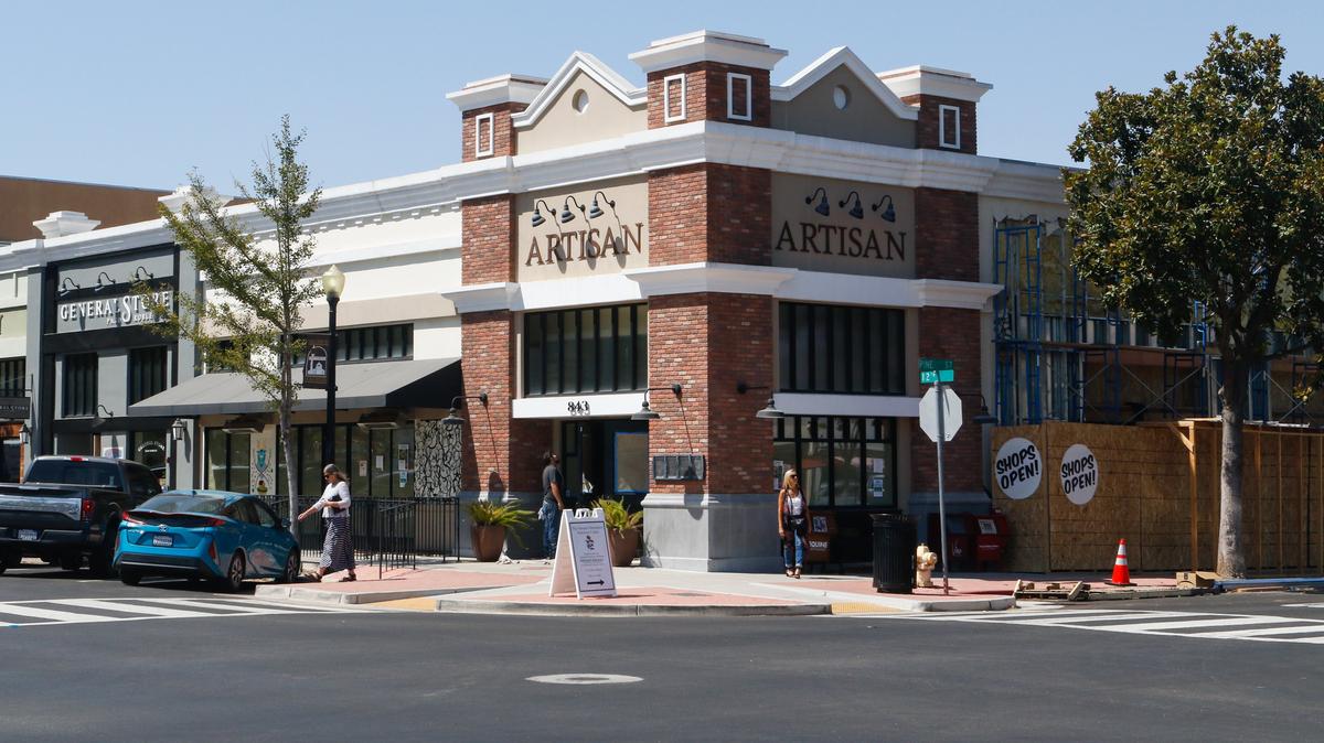 Street Side Ale House in Atascadero is opening another location in Paso Robles on 12th Street, in the space formerly occupied by Artisan restaurant.