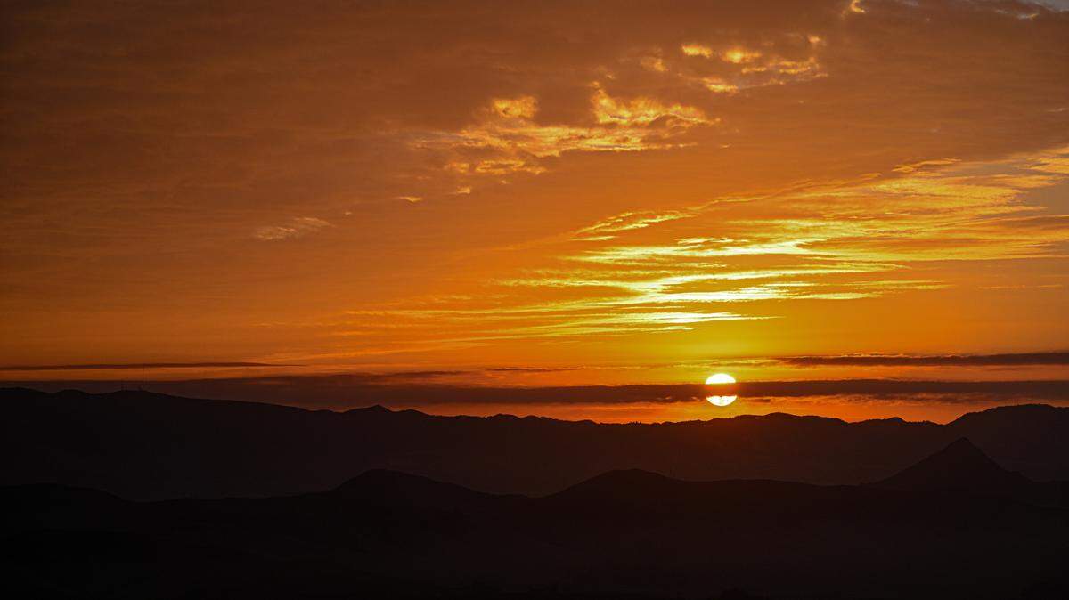 Meteorologist John Lindsey captured a sunrise over the seven sisters in San Luis Obispo.