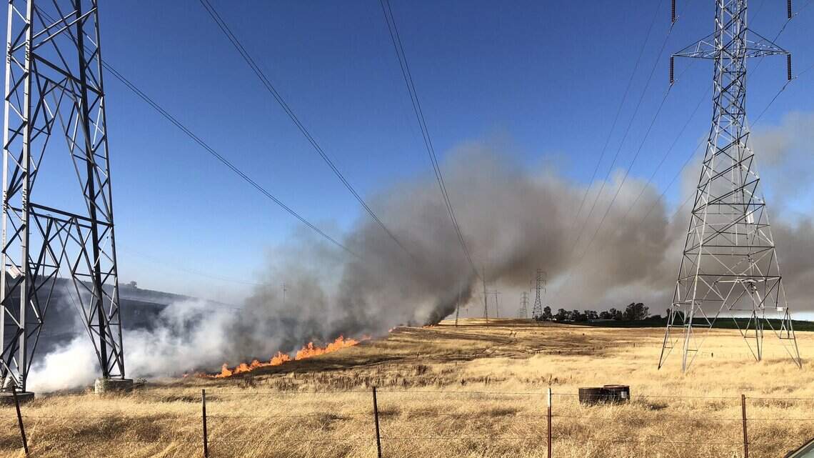Crews respond to vegetation fire in Paso Robles, power out for 2,500 PG&E customers