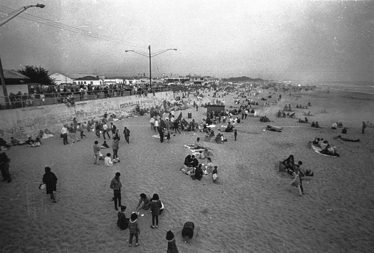 A crowd watches Independence Day fireworks in Pismo Beach on July 4, 1968.