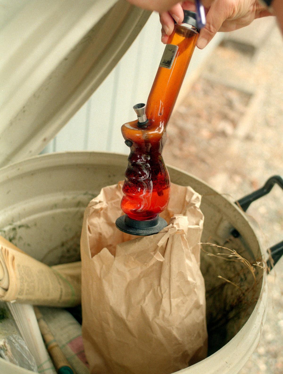 John Madison Williams Jr. and his wife Carolyn robbed 58 banks in California, Texas and Washington state. The FBI nicknamed him the Shootist. After the investigators raided their rented Los Osos home in July 1994 and gathered evidence on the robberies they tossed out this water pipe. They had bigger charges to file.