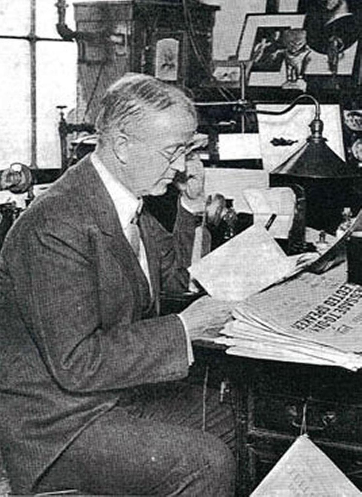 Arthur Brisbane, Hearst newspapers’ lead columnist during the 1920s and ’30s, spoke highly of California in his columns.