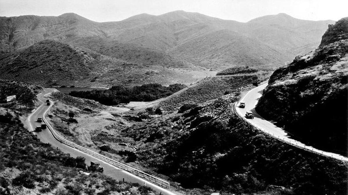 Old Conejo Pass Highway in 1930.