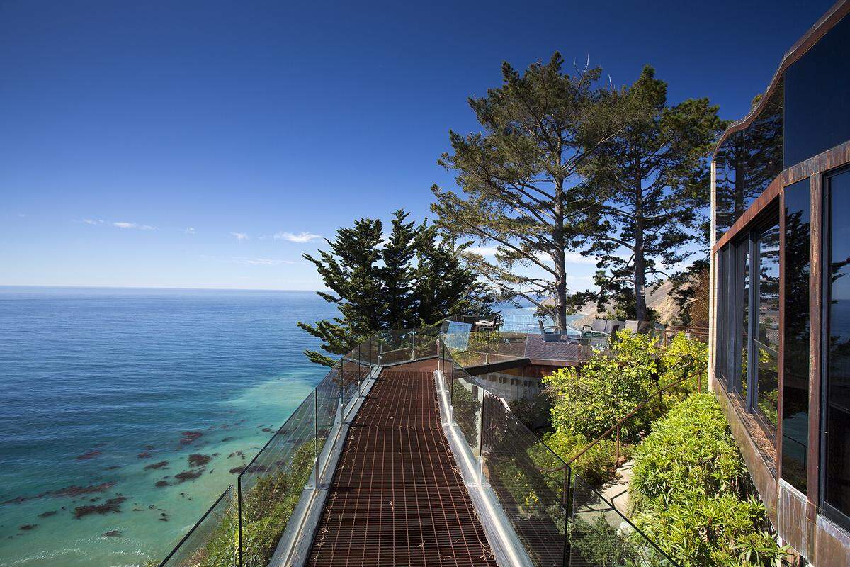 A skywalk bridge connects the main house to a guest house at Terra Mar, 48720 Highway 1 in Big Sur. The property is on the market for $7.5 million.