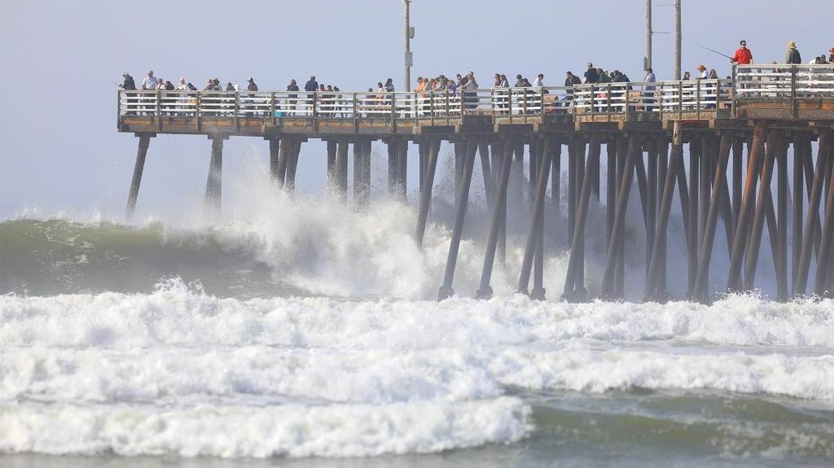 A combination of huge waves and high tide make for a spectacular splash on the Pismo Beach Pier on Sunday. San Luis Obispo County is in the midst of a week of high surf. Sunday’s northwesterly swell peaked at 11.7 feet, and after easing back Monday and Tuesday, conditions that will result in even larger waves are expected Wednesday, according to PG&E meteorologist John Lindsey. Lindsey predicts the swell will top out in the 11- to 13-foot range that day.
