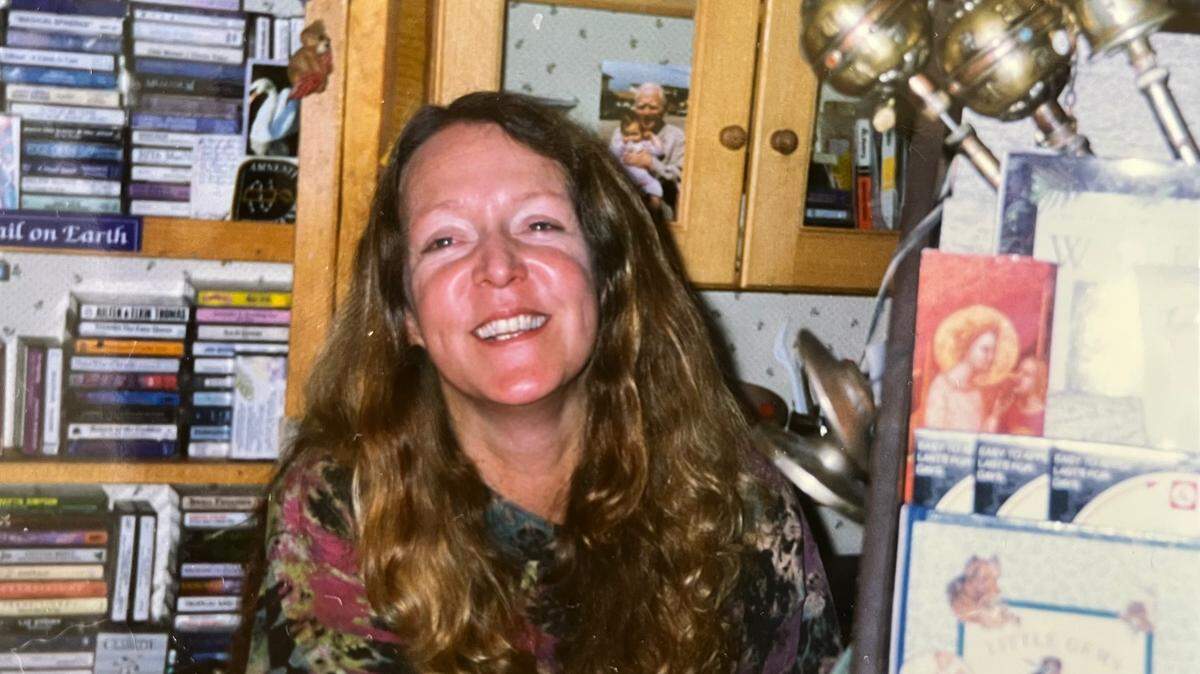 Linna Thomas co-founded Coalesce Bookstore in Morro Bay in 1973. She is remembered for her dedication to her community and her warm, engaged presence.