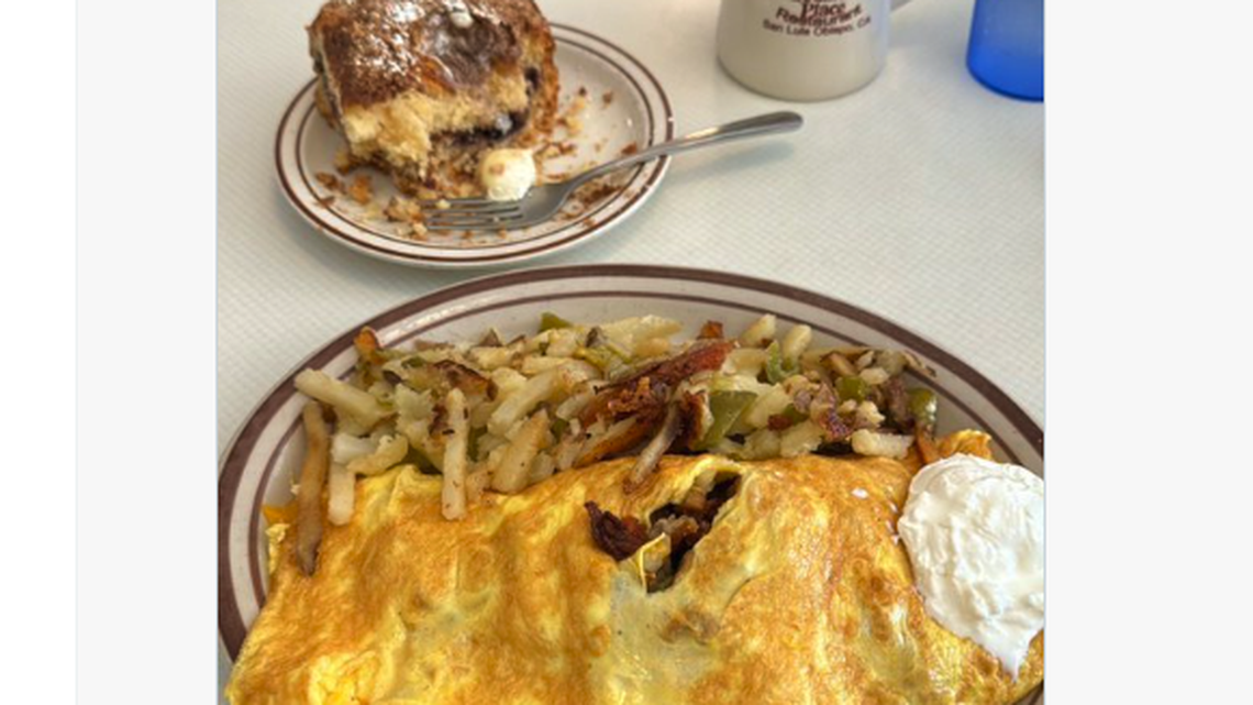 Former NFL star stops in SLO for breakfast at a popular downtown restaurant
