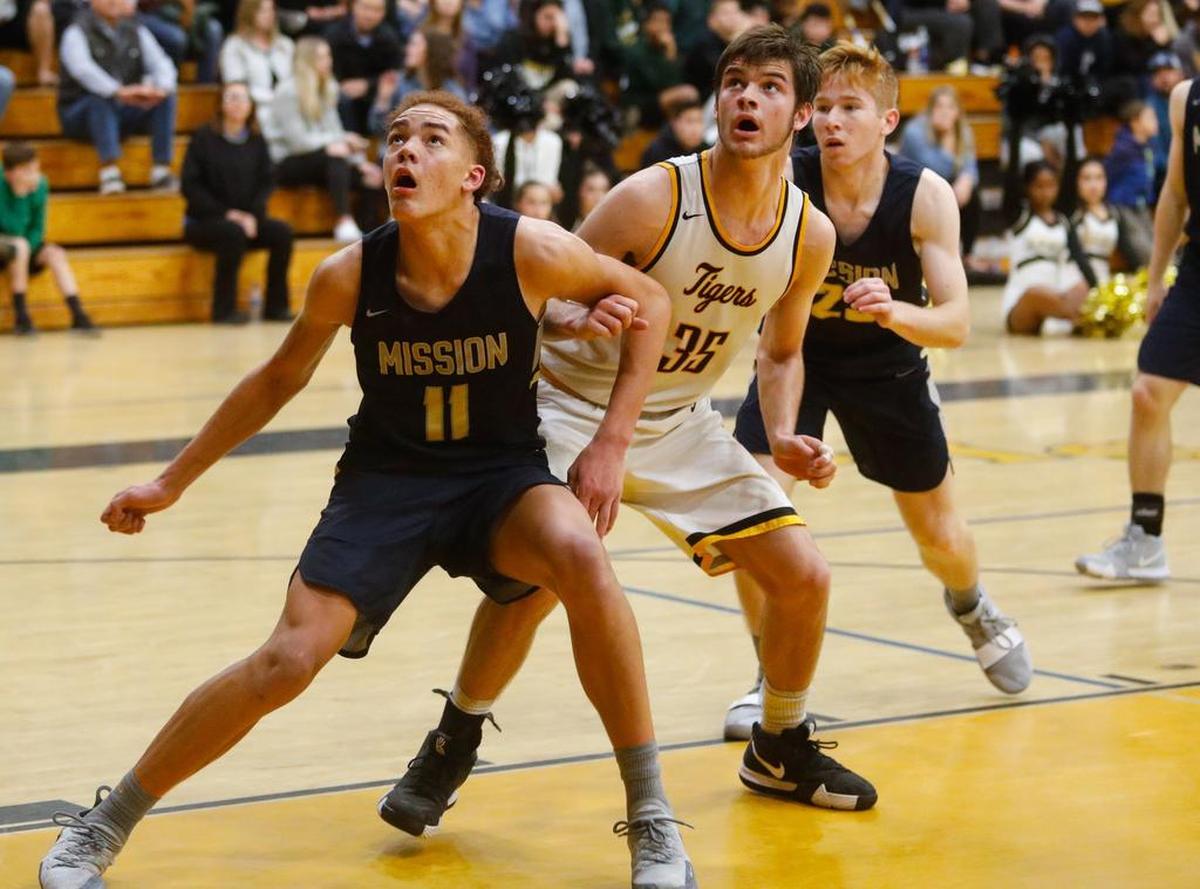 Mission Prep squeaked out a 52-51 victory over San Luis Obispo High School in boys basketball. David Middlecamp 1-18-2019