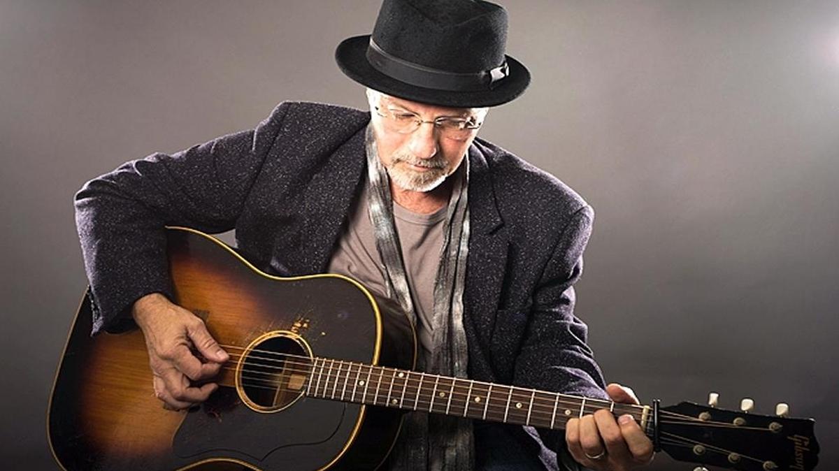 Americana singer-songwriter and multi-instrumentalist David Starr performs a free show Sunday afternoon at Sculpterra Winery in Paso Robles.