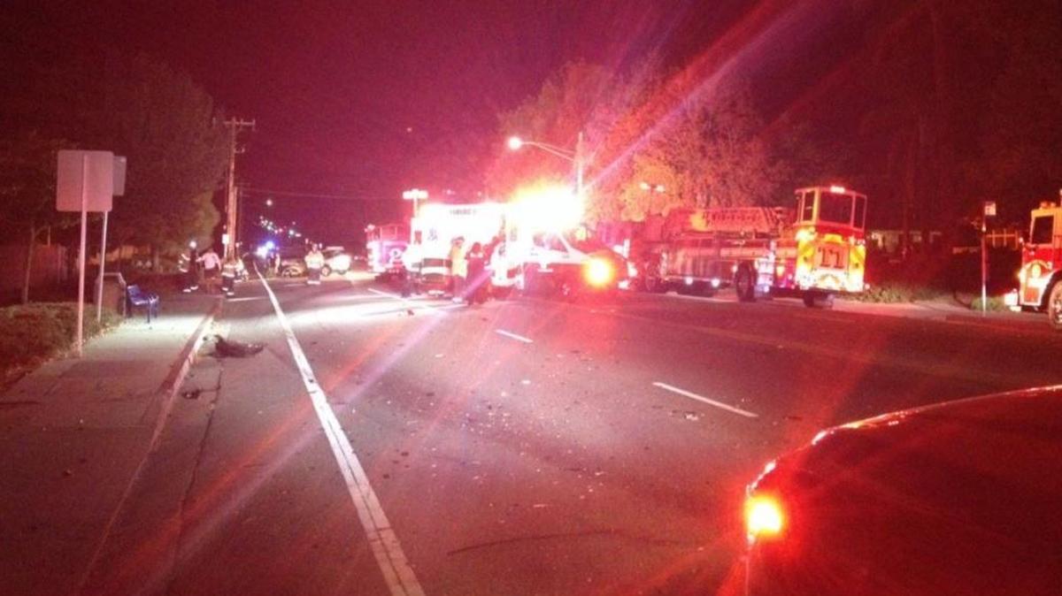 A two-car crash on Foothill Boulevard and Ferrini Road in San Luis Obispo left six people injured on Monday night.