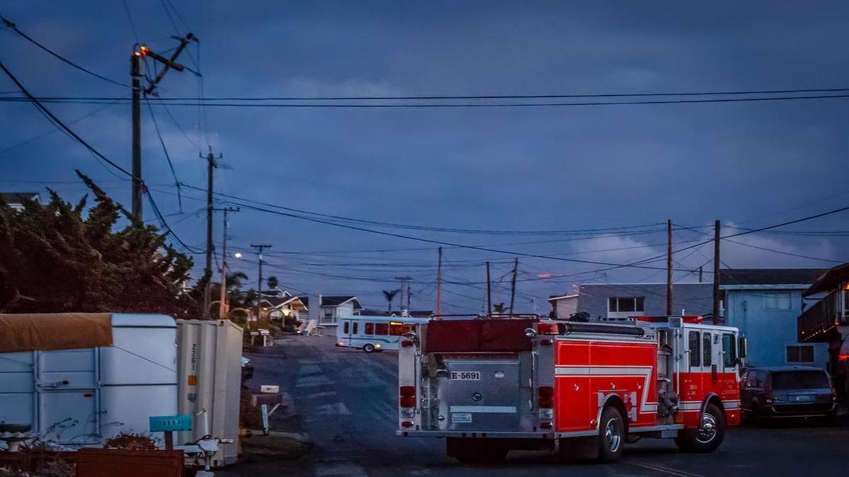 A power outage potentially caused by a power pole fire in Cayucos was affecting about 1,600 customers as of 9 p.m. Monday evening.