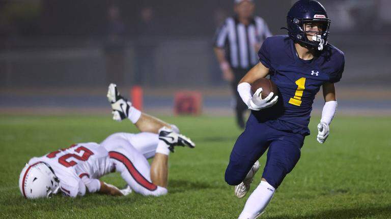 Arroyo Grande beats Paso Robles 40-7. See the photos