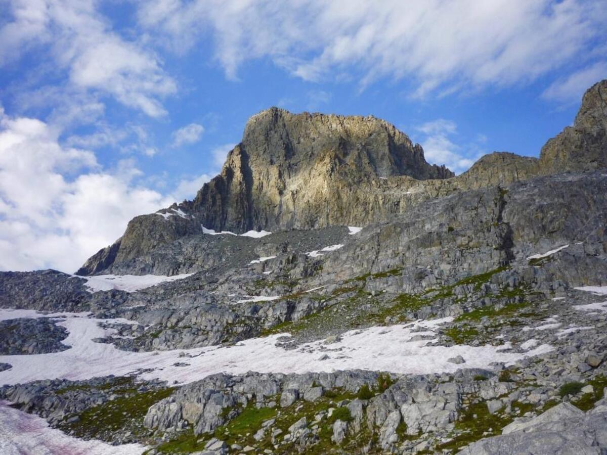 San Luis Obispo resident Dean Rosnau has spent more than four years searching the Ritter Range in the eastern Sierra Nevada mountains for signs of missing Pennsylvania climber Matthew Greene. Banner Peak is the second tallest peak in the range.