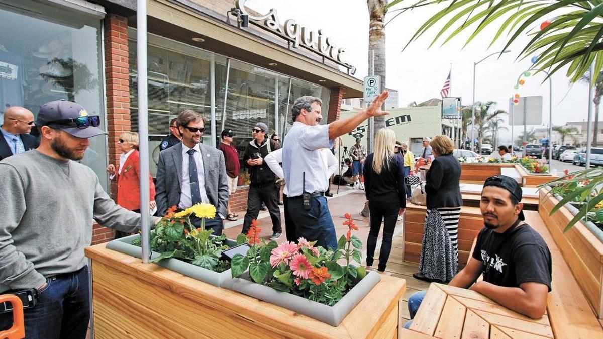 Pismo Beach unveiled its first parklet, in front of Esquire News at Cypress and Hind streets, in March 2015.