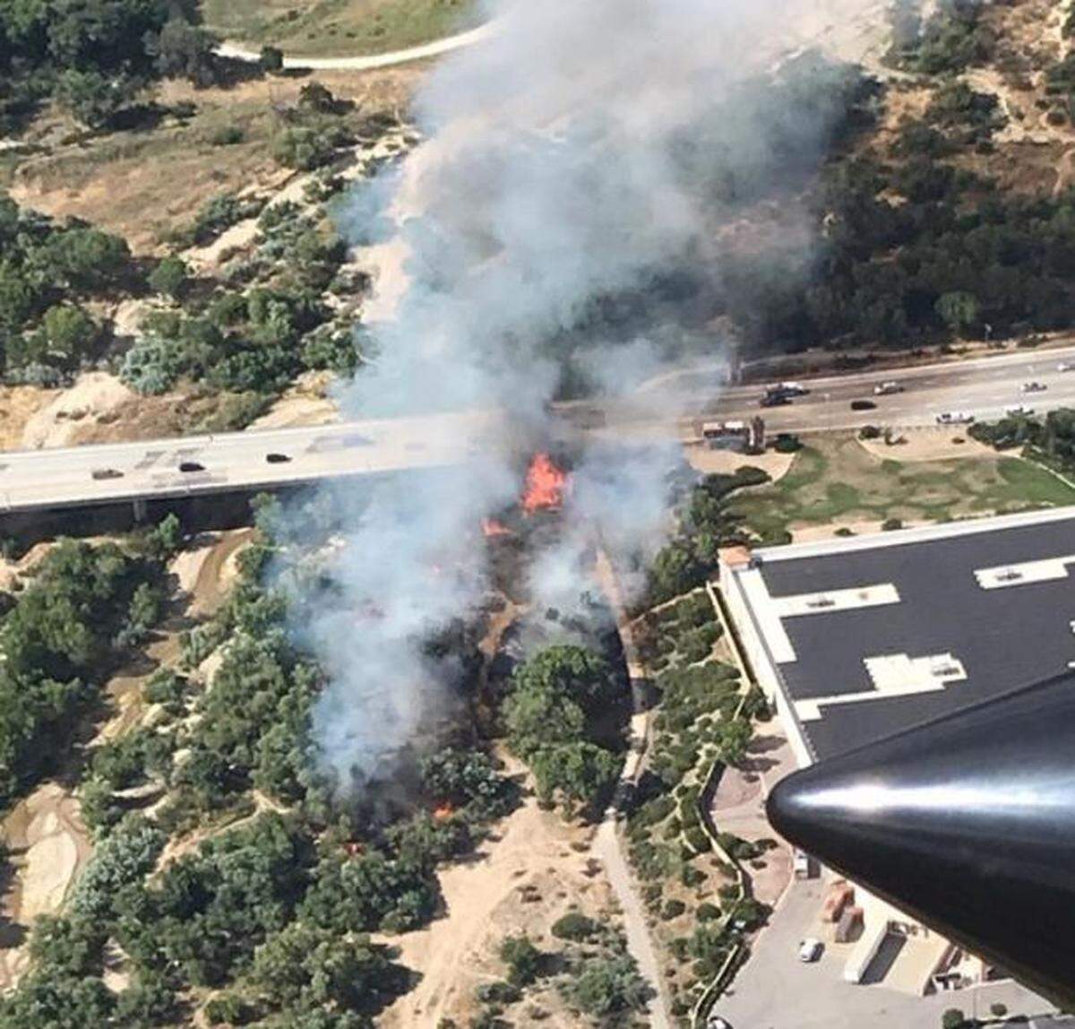 A fire that sparked June 10, 2019, in the Salinas riverbed jumped the Niblick Bridge and closed the road for about an hour.