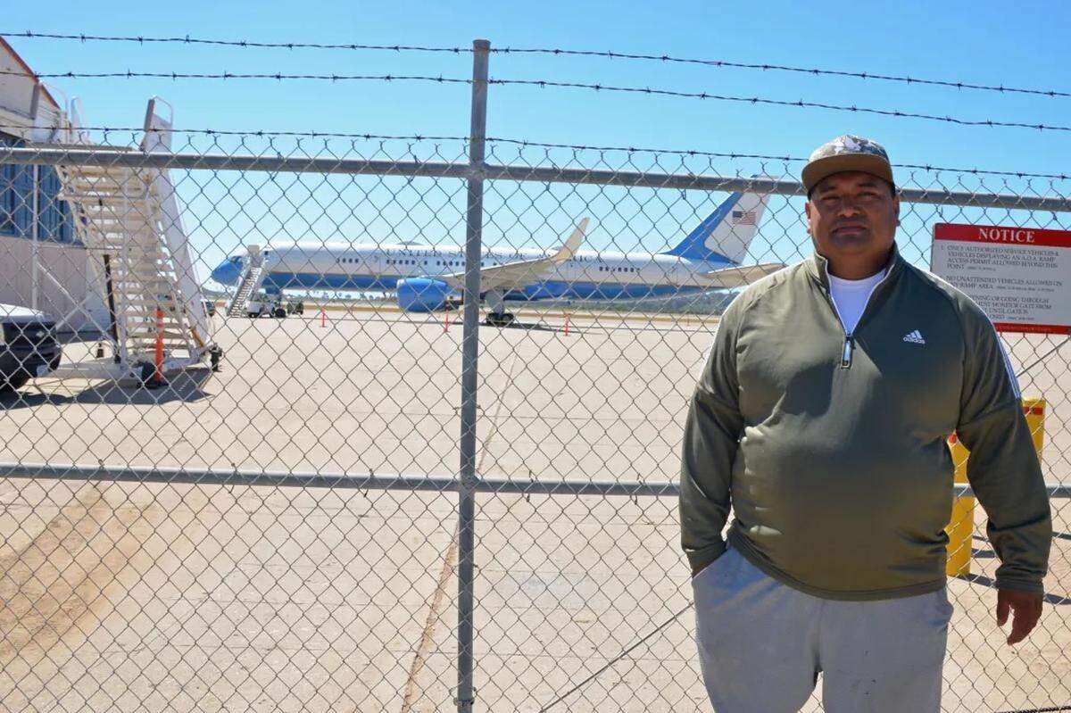 Lupe Leyva checks out Air Force One at the Santa Barbara Airport.